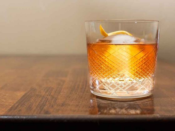Der Old Fashioned Cocktail funktioniert mit eigentlich allen Spirituosen