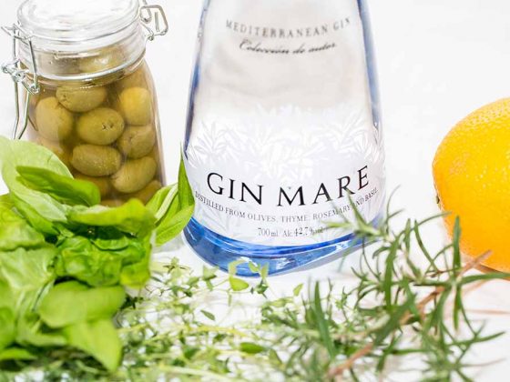Gin Mare verspricht Sommer im Glas.