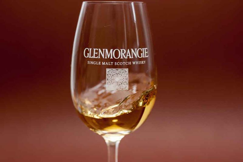 Ein einfacher, aber wundervoller Single Malt mit Spaß im Glas: der Glenmorangie The Original