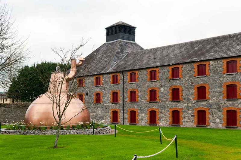 Midleton Distillery – eine der wenigen Brennereien, welche dank der Zusammenschlüsse die Krisenjahre des irischen Whiskeys überstanden hat | © Natalia Pavlova via fotolia.org
