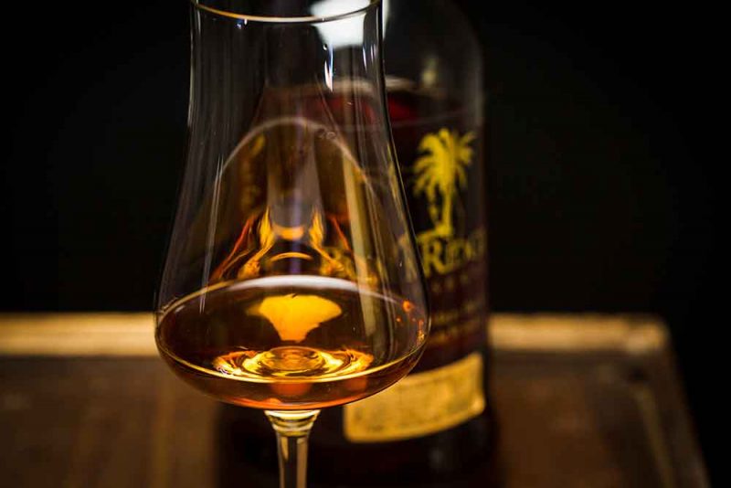 Trotz des jungen Alters ein erstaunlich dunkler Whisky: Palm Ridge Reserve