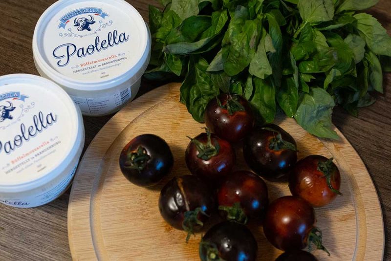 Tomaten, Mozzarella und Basilikum - Insalata Caprese